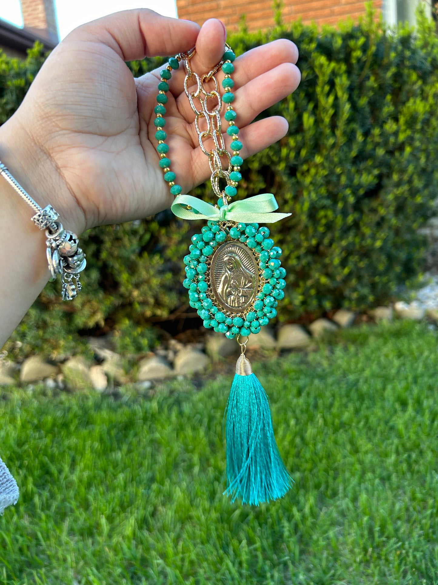 Teal Tassel Virgencita Bendición De Hogar