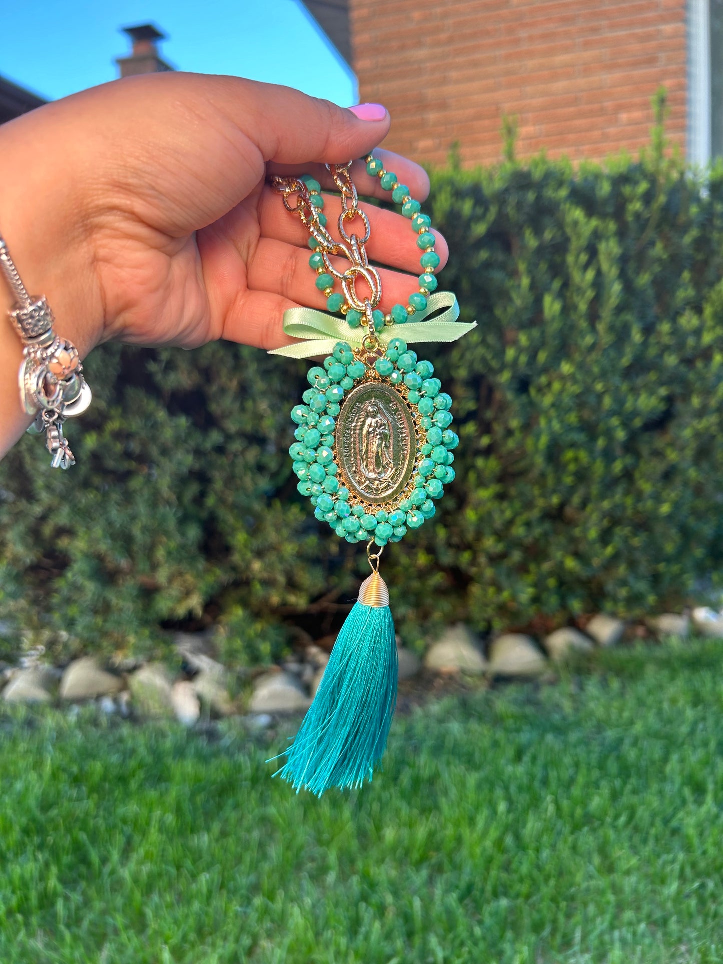 Teal Tassel Virgencita Bendición De Hogar