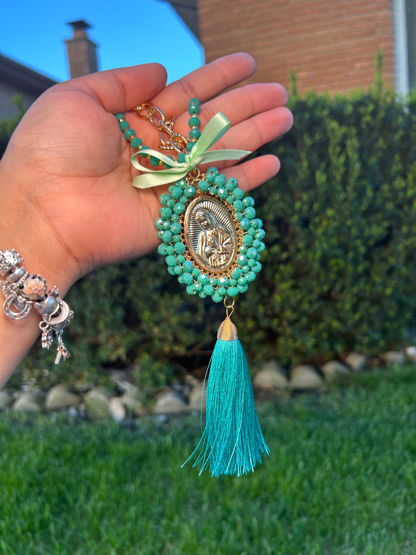 Teal Tassel Virgencita Bendición De Hogar