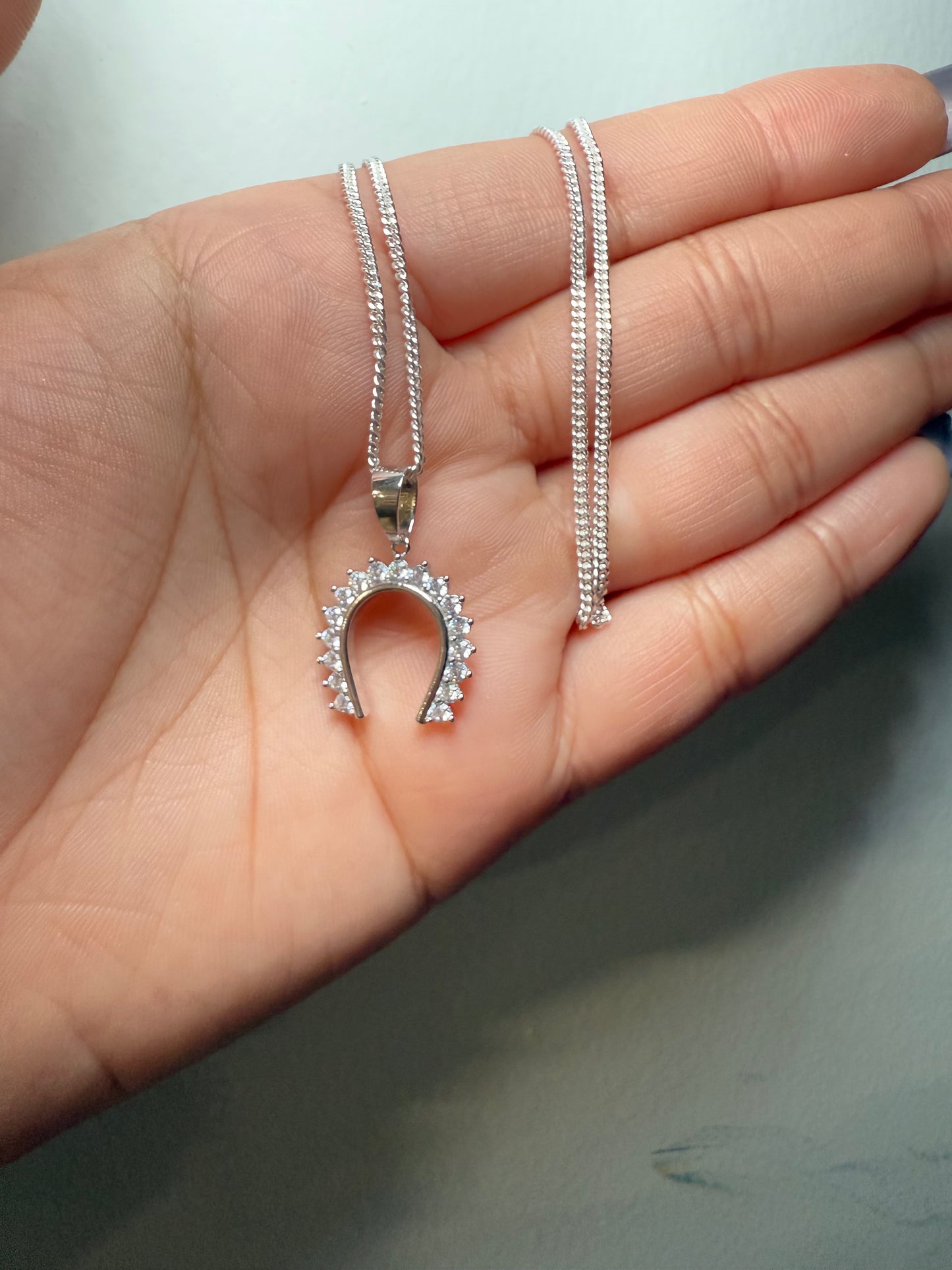 925 Silver Sparkling Horseshoe Necklace